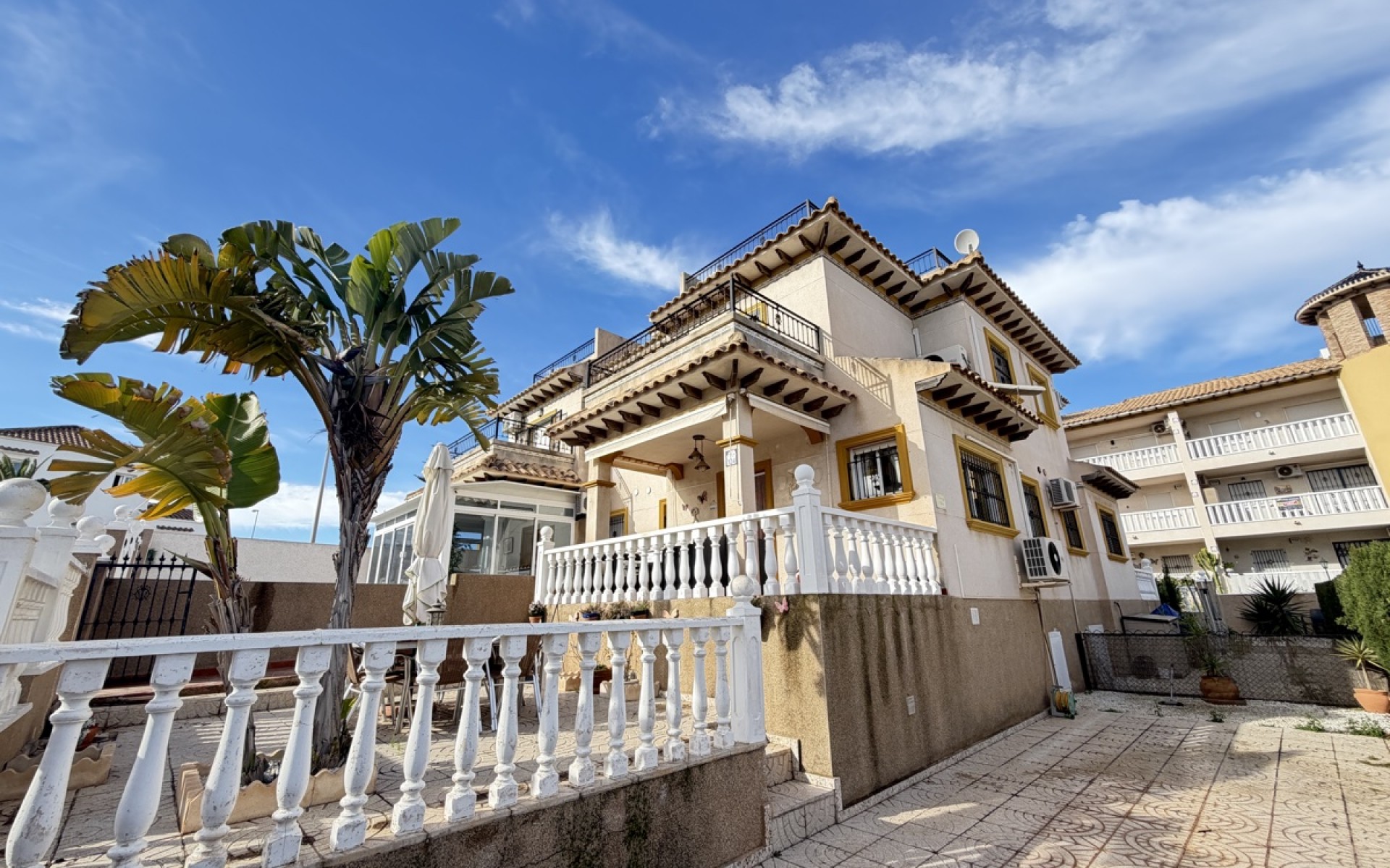 Resale - Townhouse - Villamartin