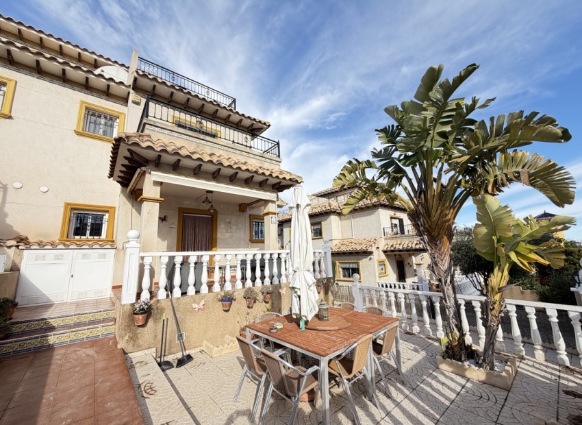 Resale - Townhouse - Villamartin
