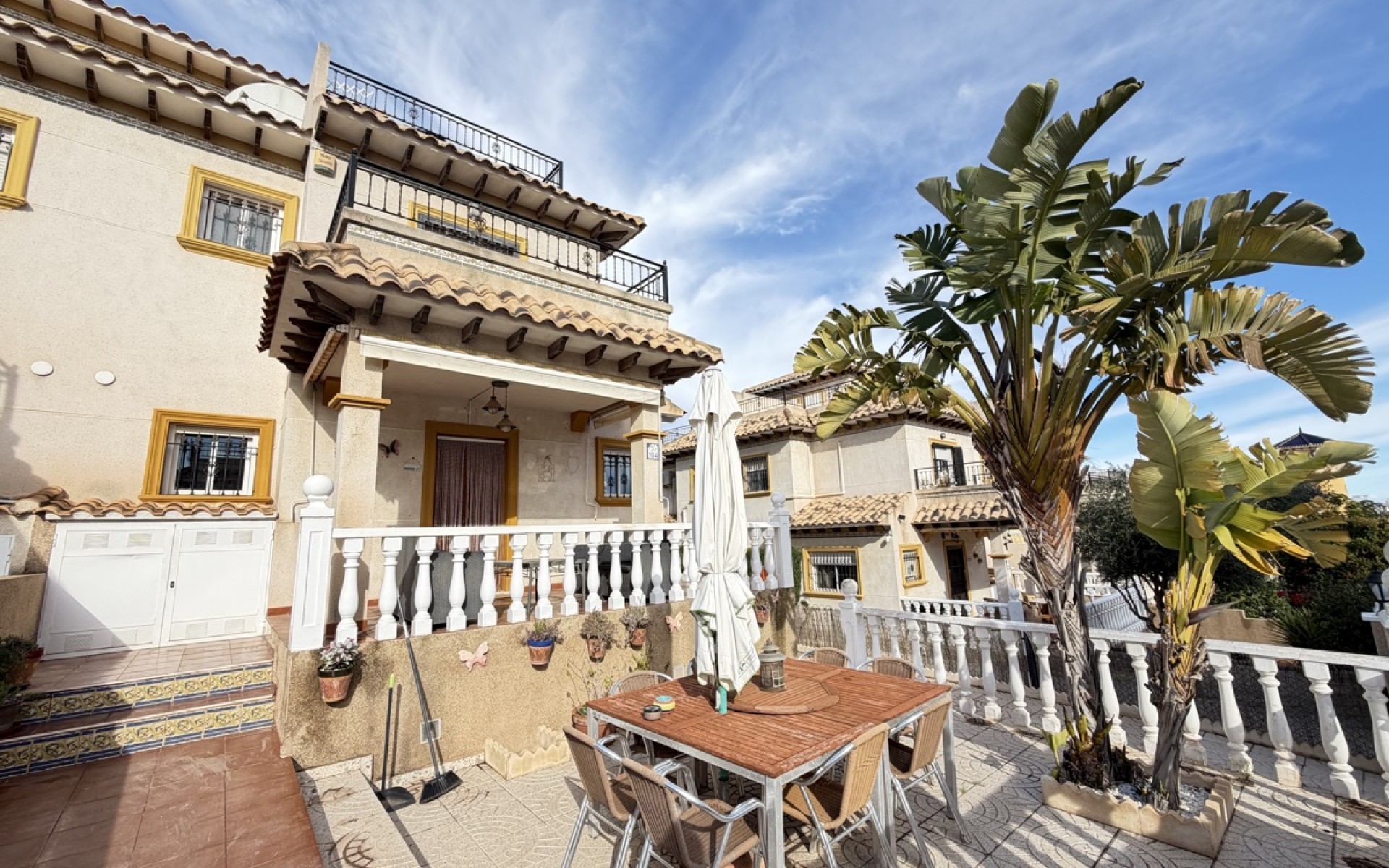 Resale - Townhouse - Villamartin