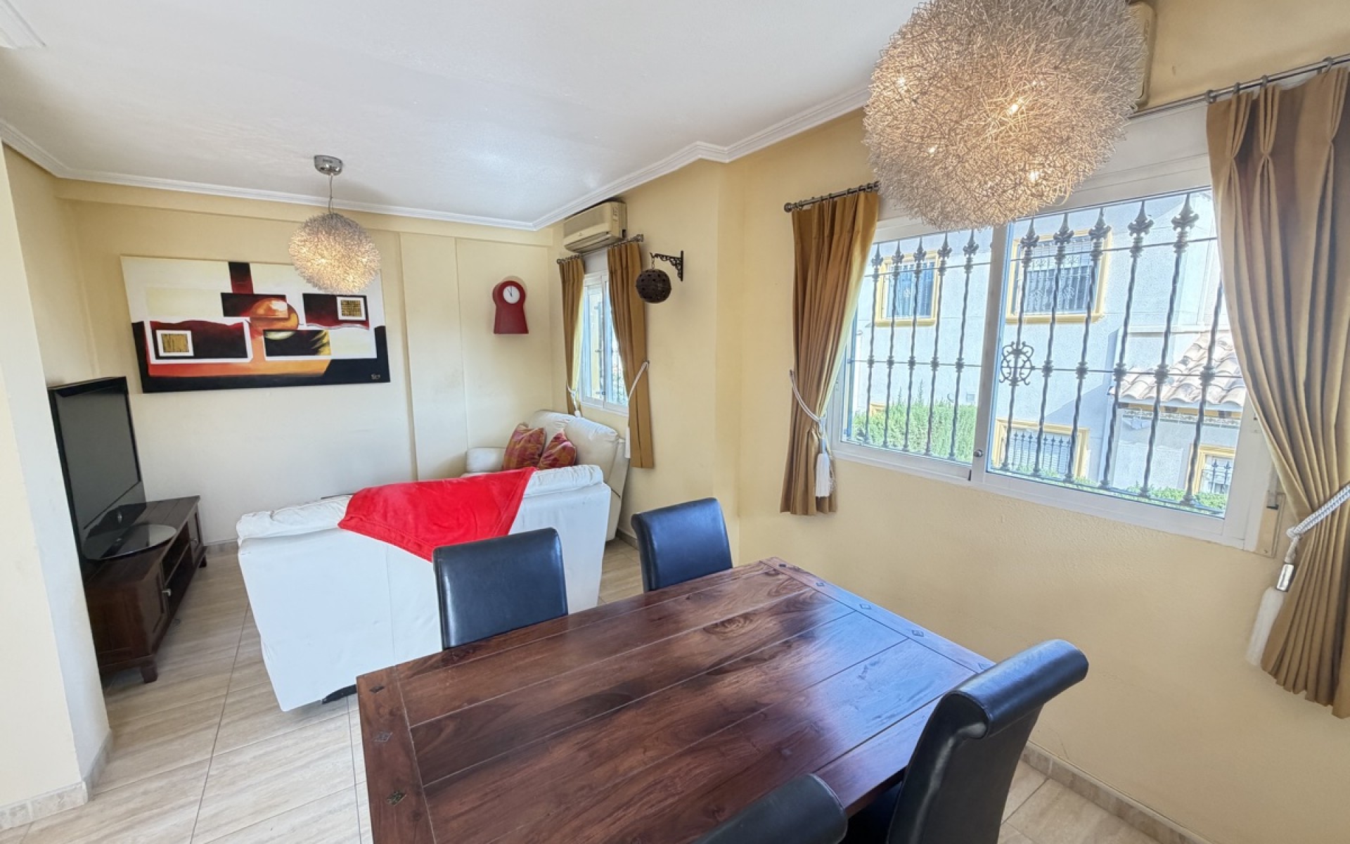 Resale - Townhouse - Villamartin