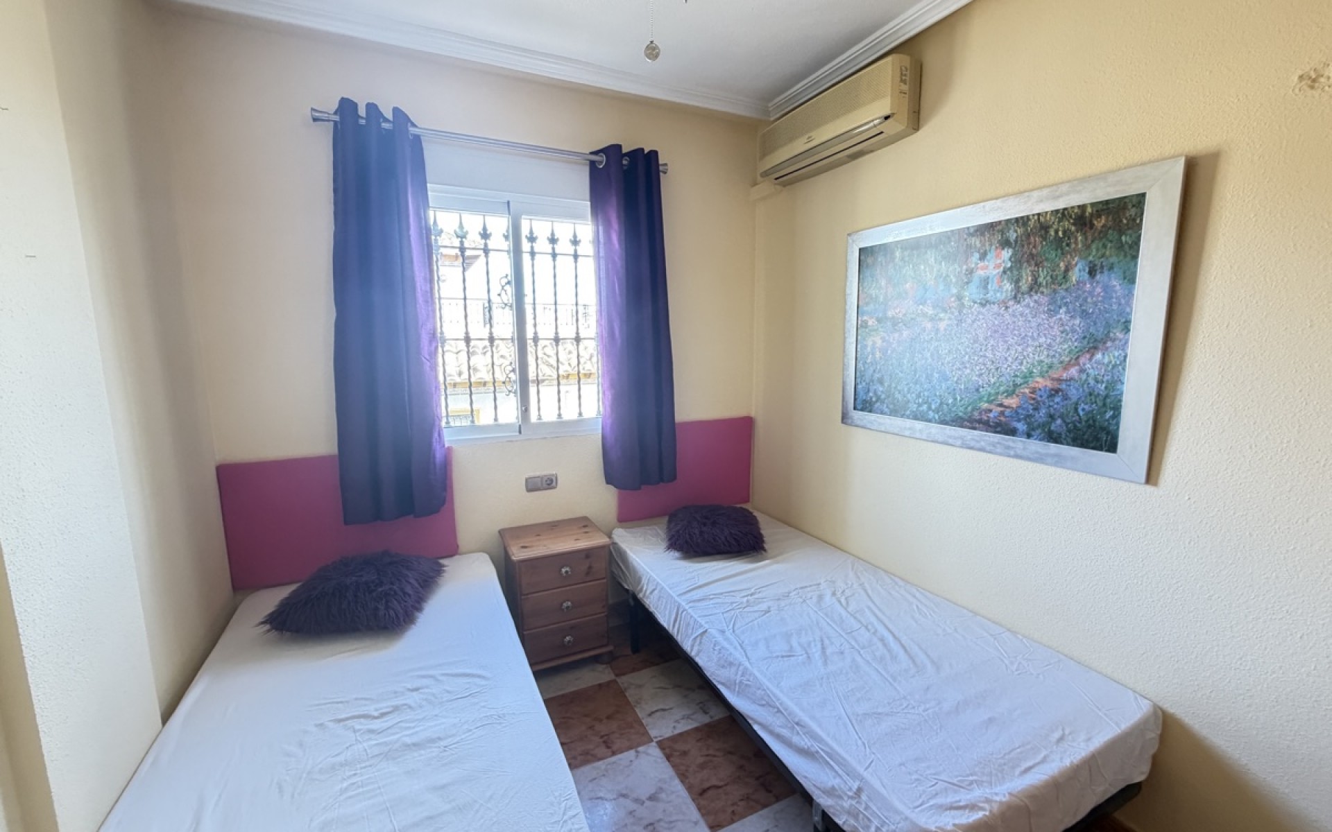 Resale - Townhouse - Villamartin