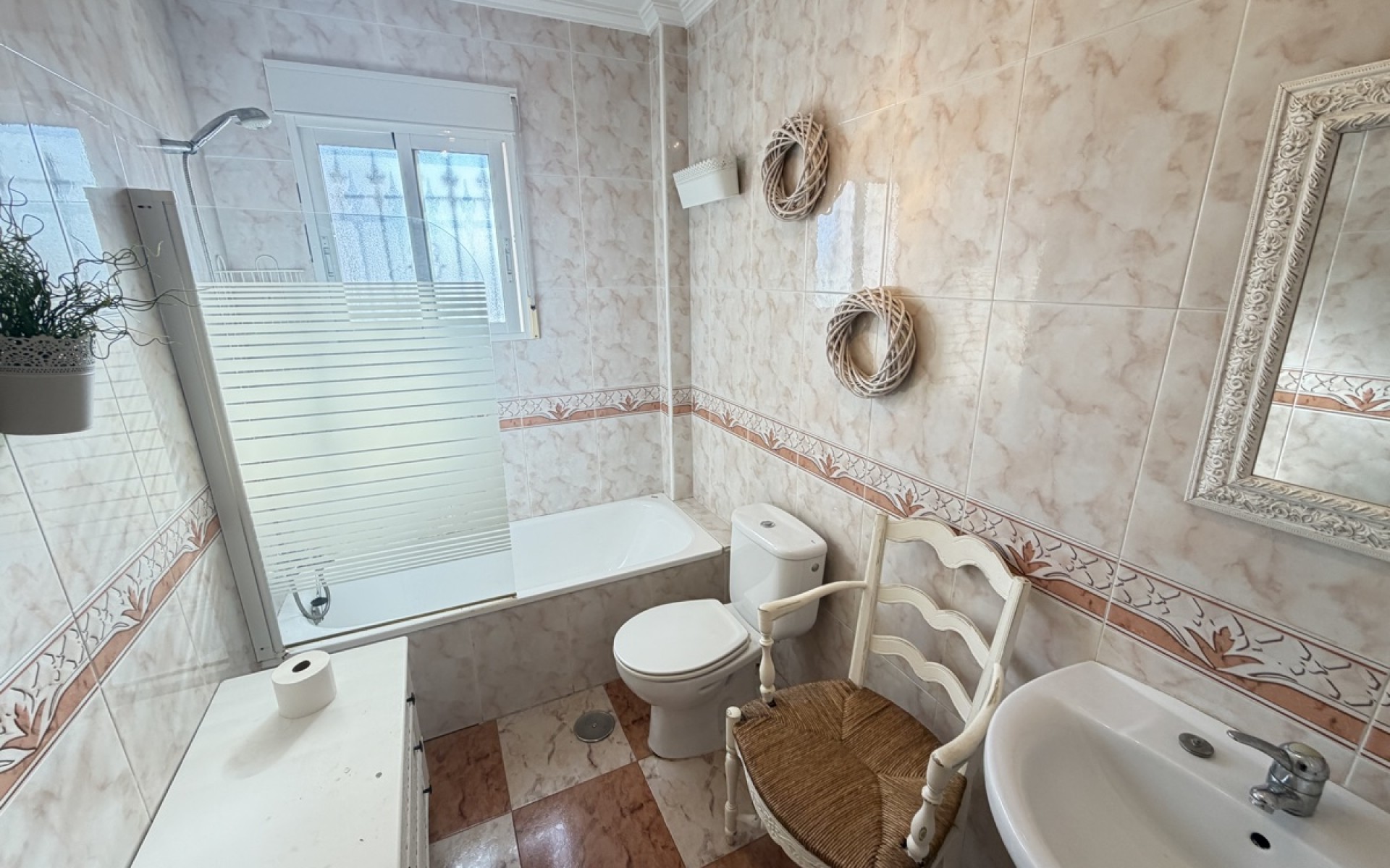 Resale - Townhouse - Villamartin