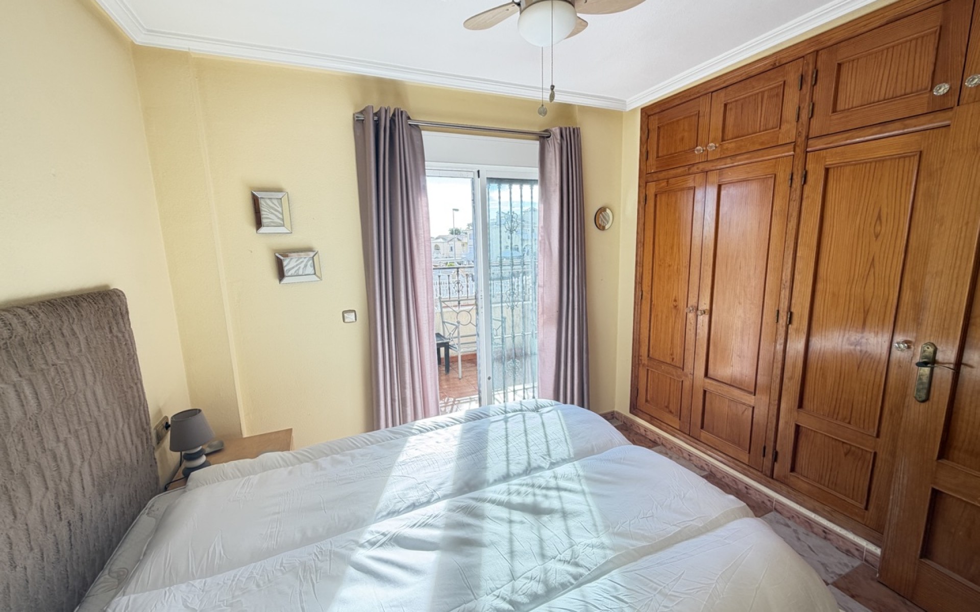 Resale - Townhouse - Villamartin