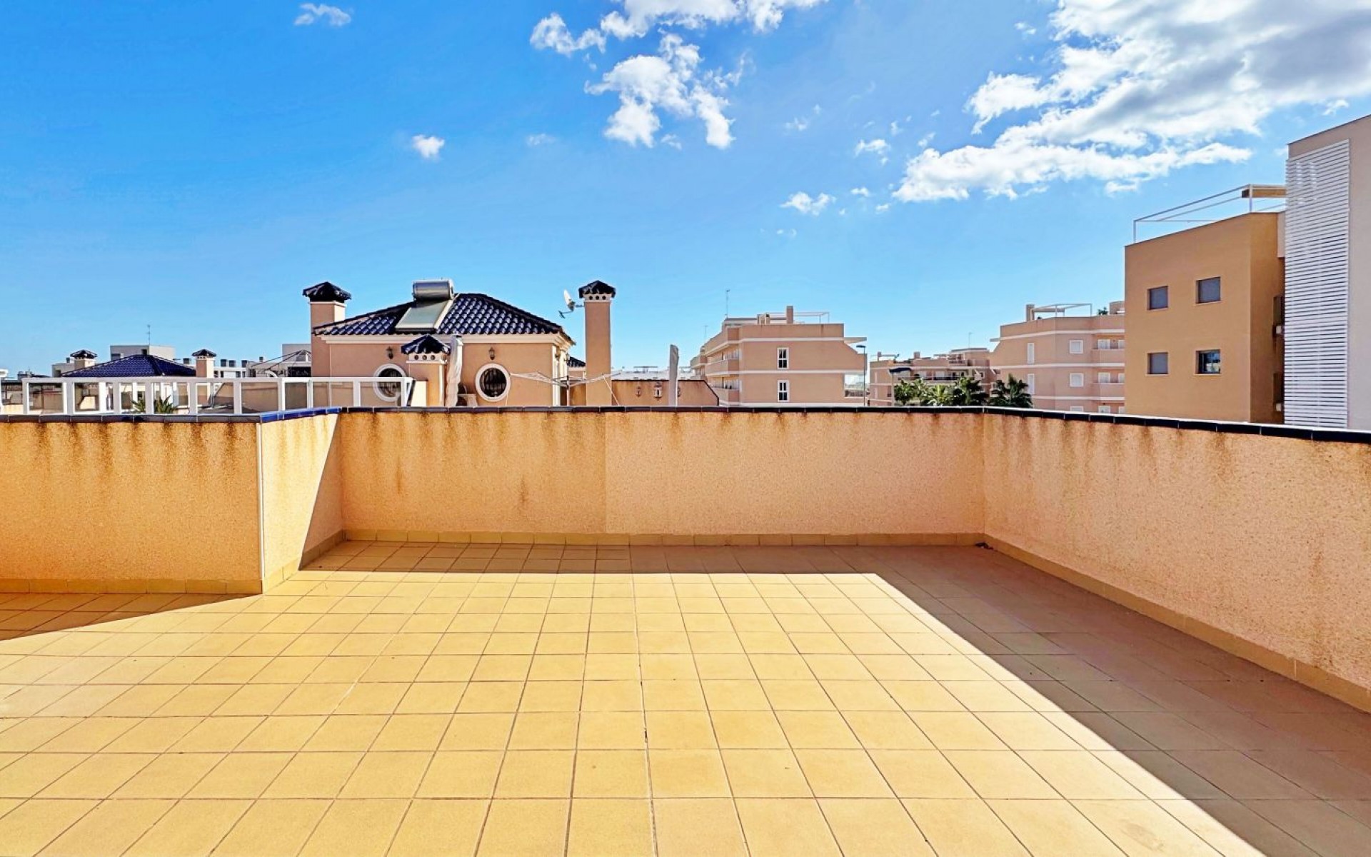 Resale - Townhouse - Villamartin