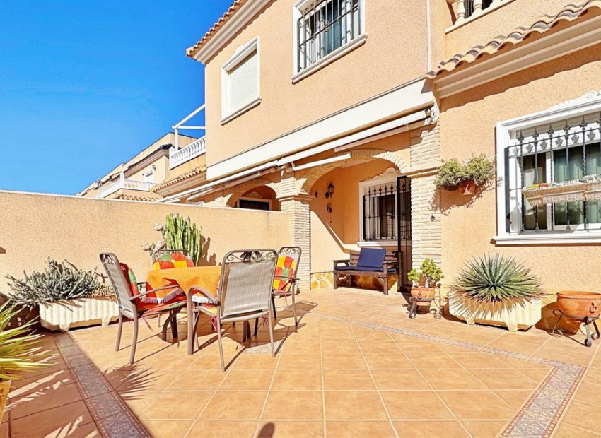 Resale - Townhouse - Villamartin