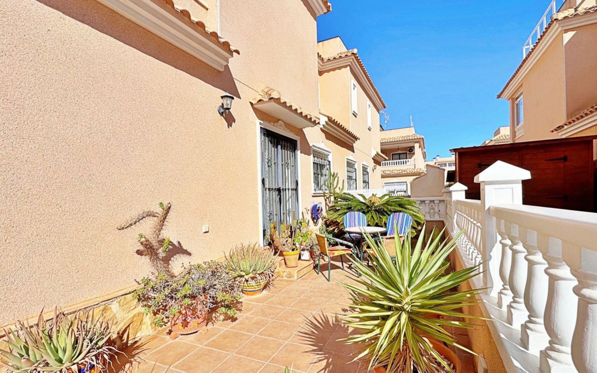 Resale - Townhouse - Villamartin