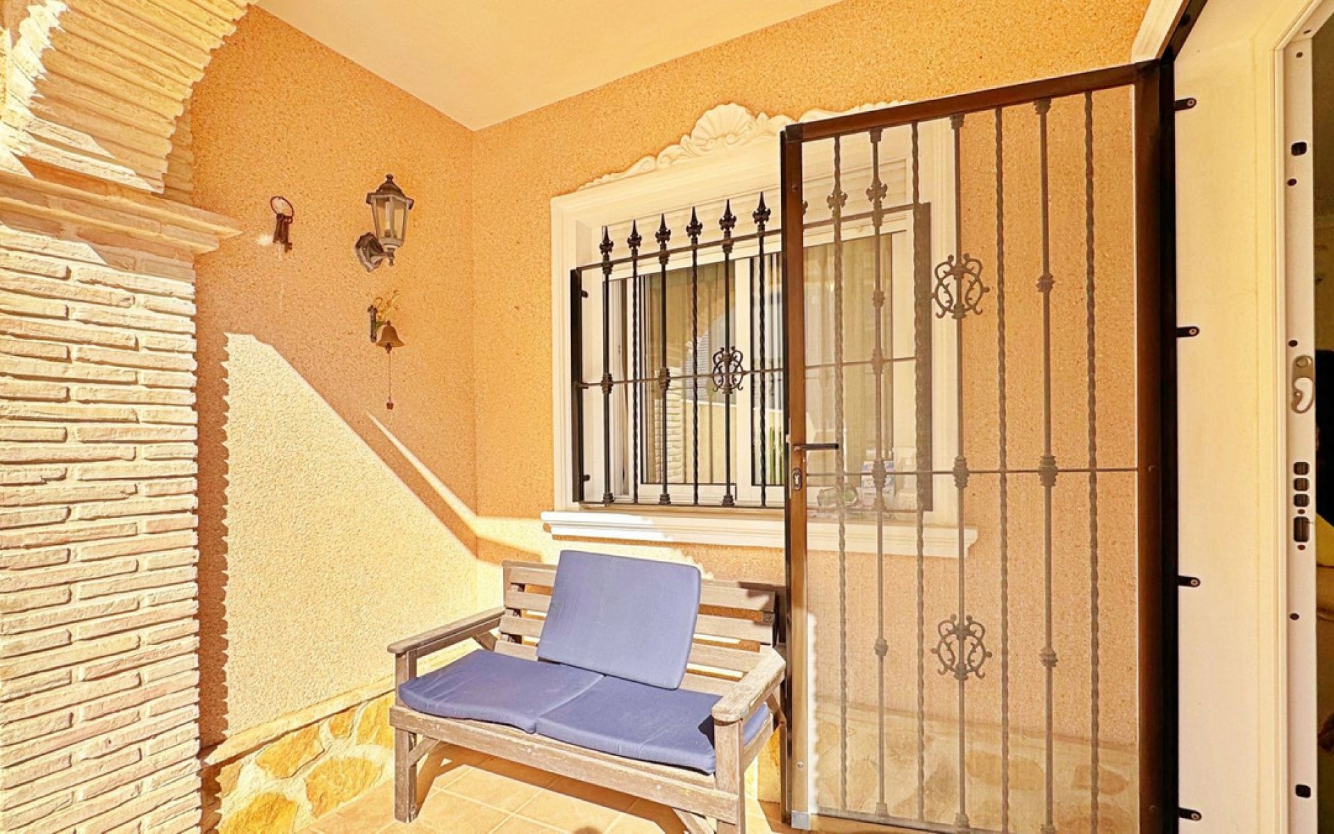 Resale - Townhouse - Villamartin
