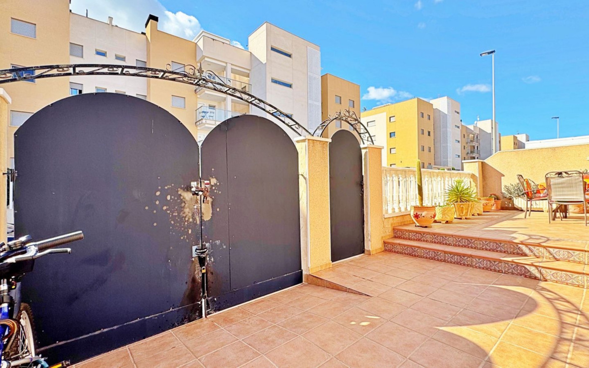 Resale - Townhouse - Villamartin