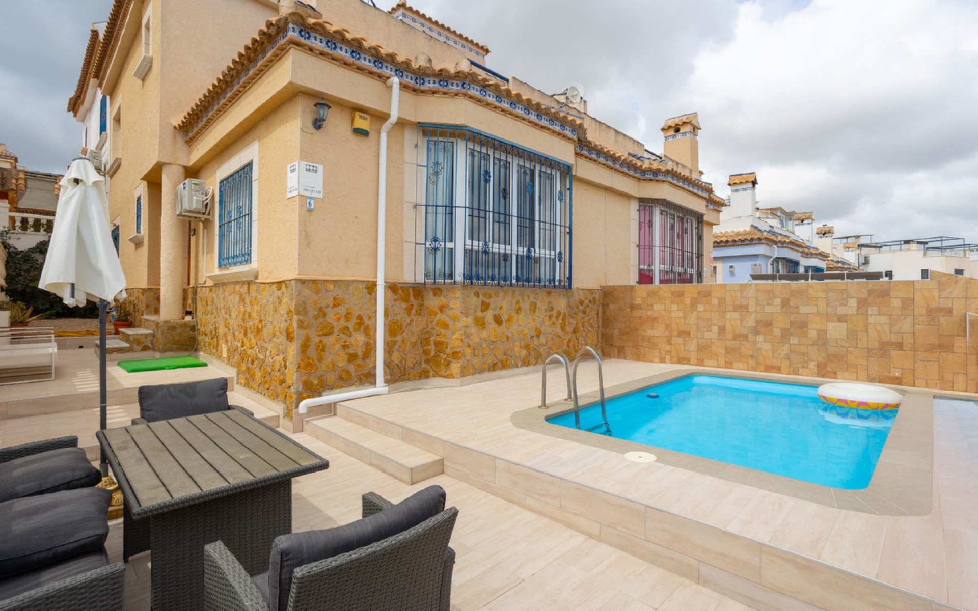Resale - Townhouse - Villamartin