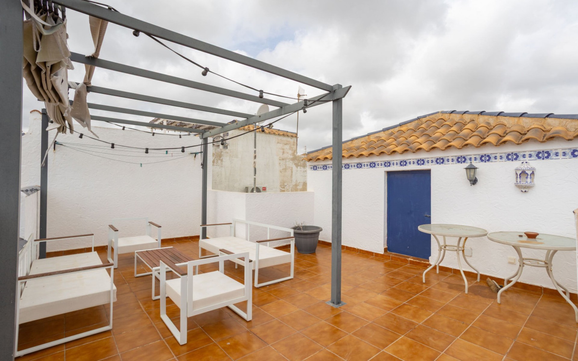 Resale - Townhouse - Villamartin