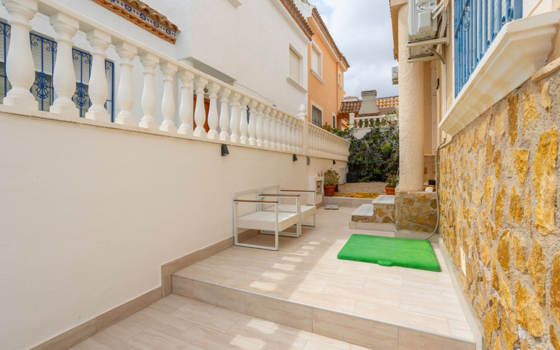 Resale - Townhouse - Villamartin