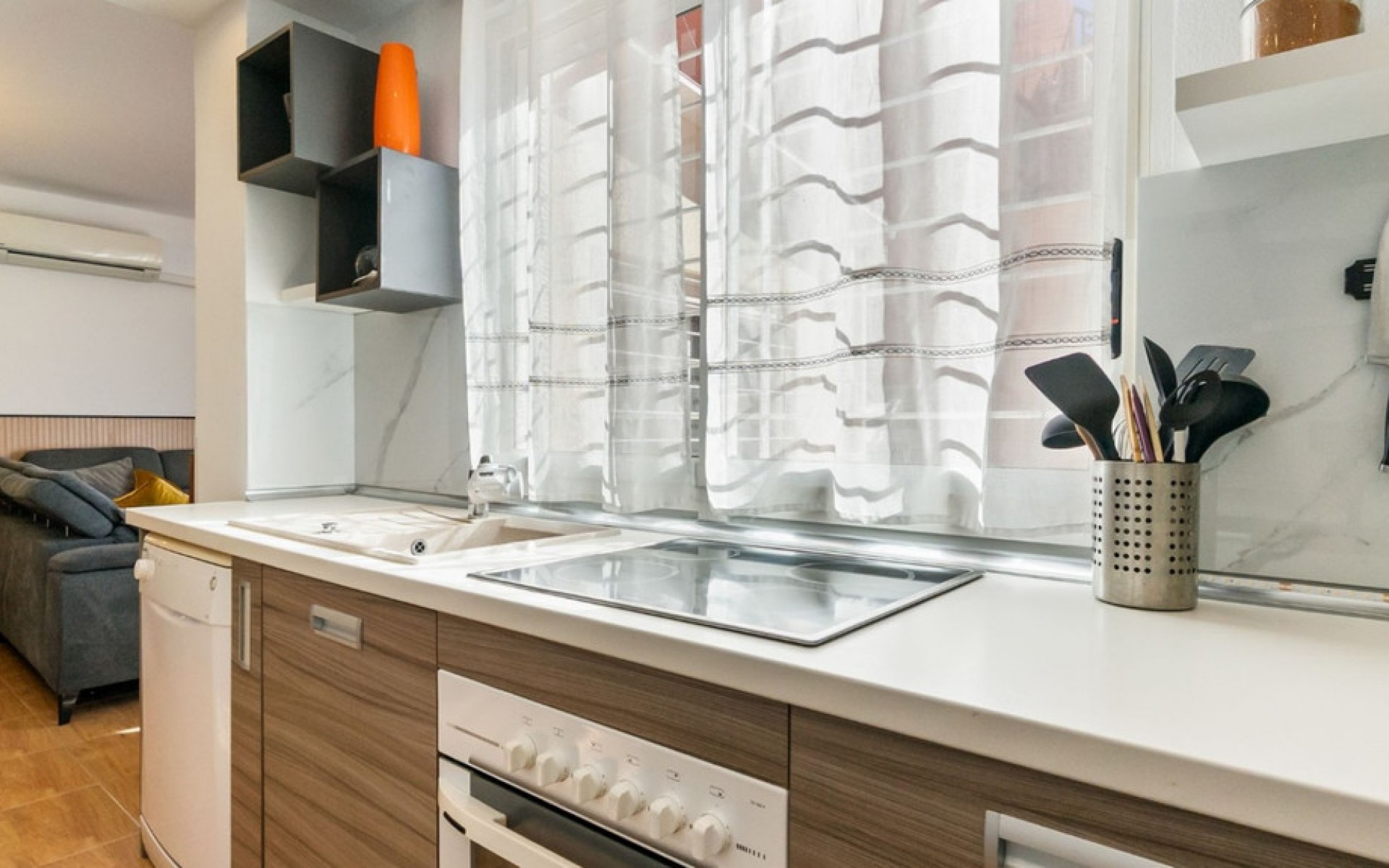 Resale - Townhouse - Villamartin