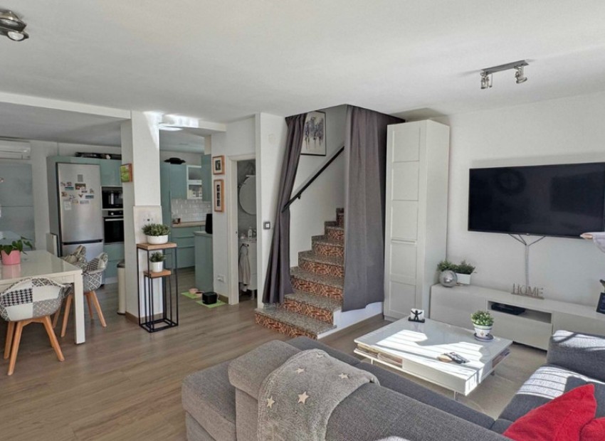 Resale - Townhouse - Villamartin