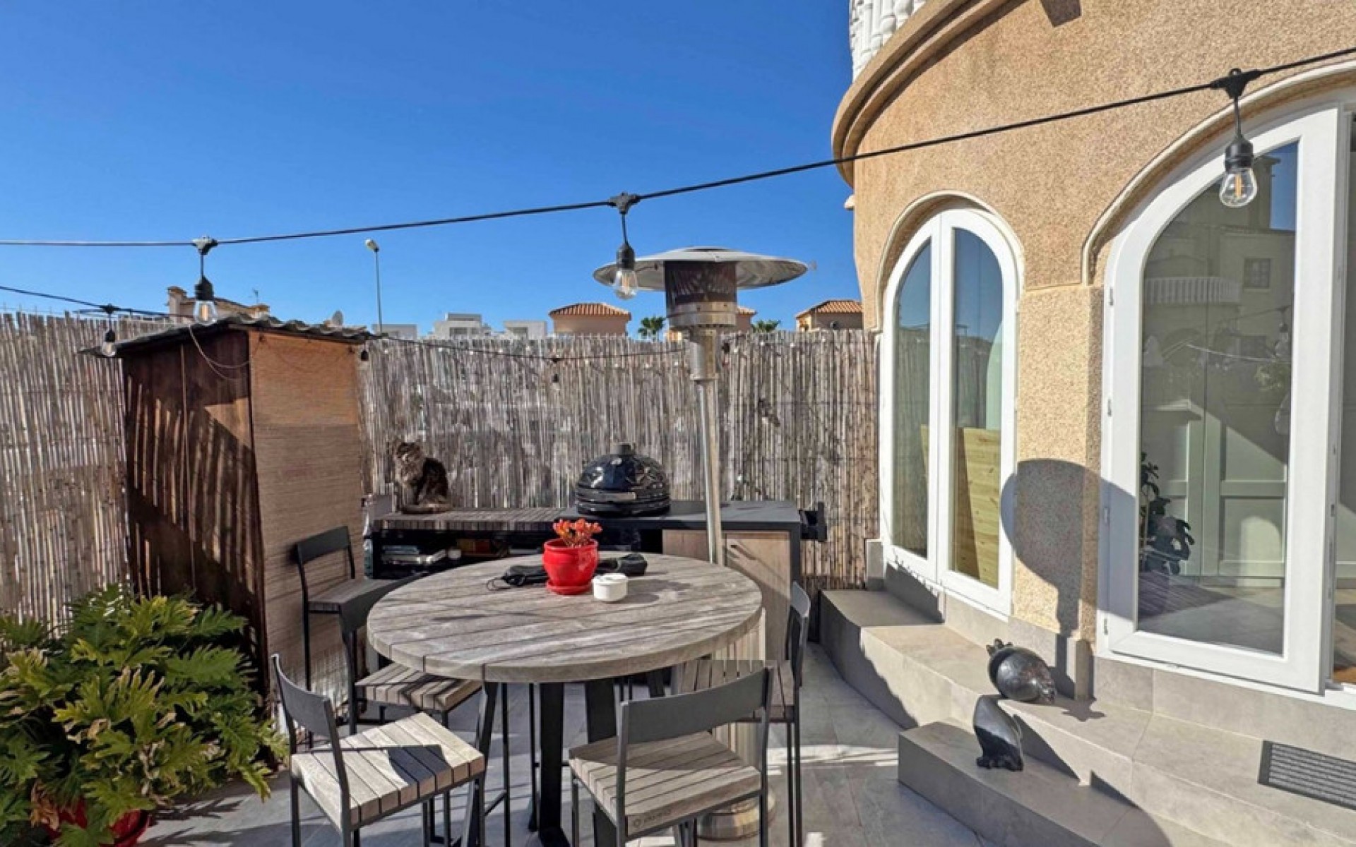 Resale - Townhouse - Villamartin