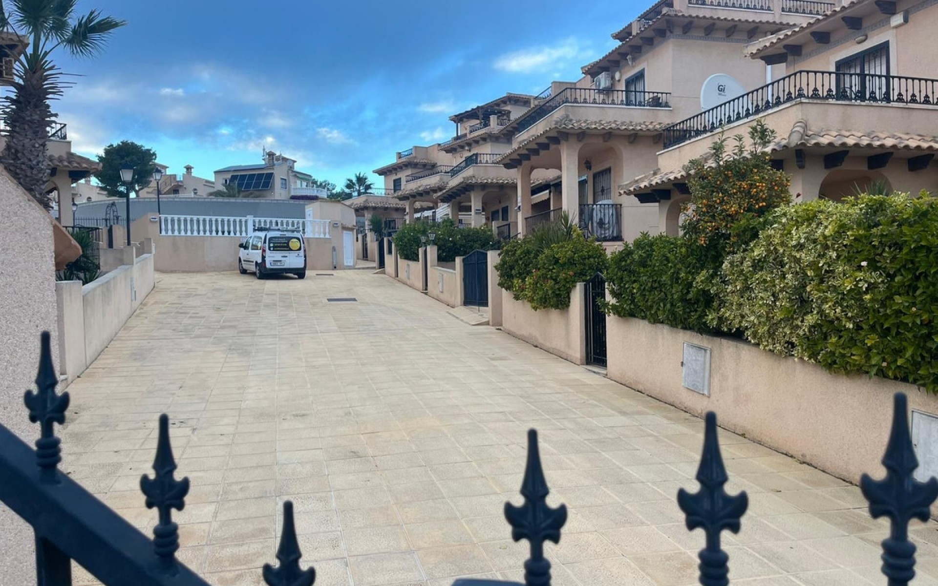 Resale - Townhouse - Villamartin