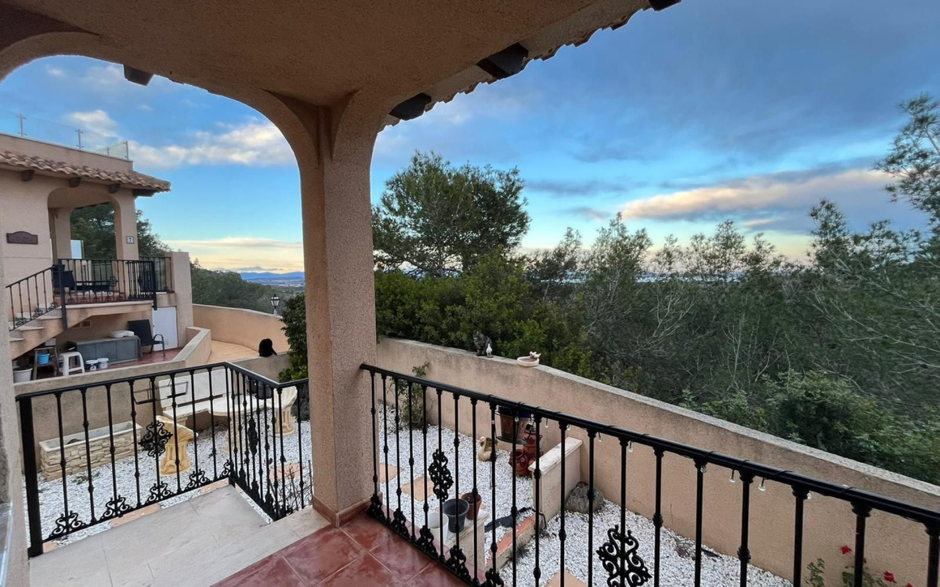 Resale - Townhouse - Villamartin