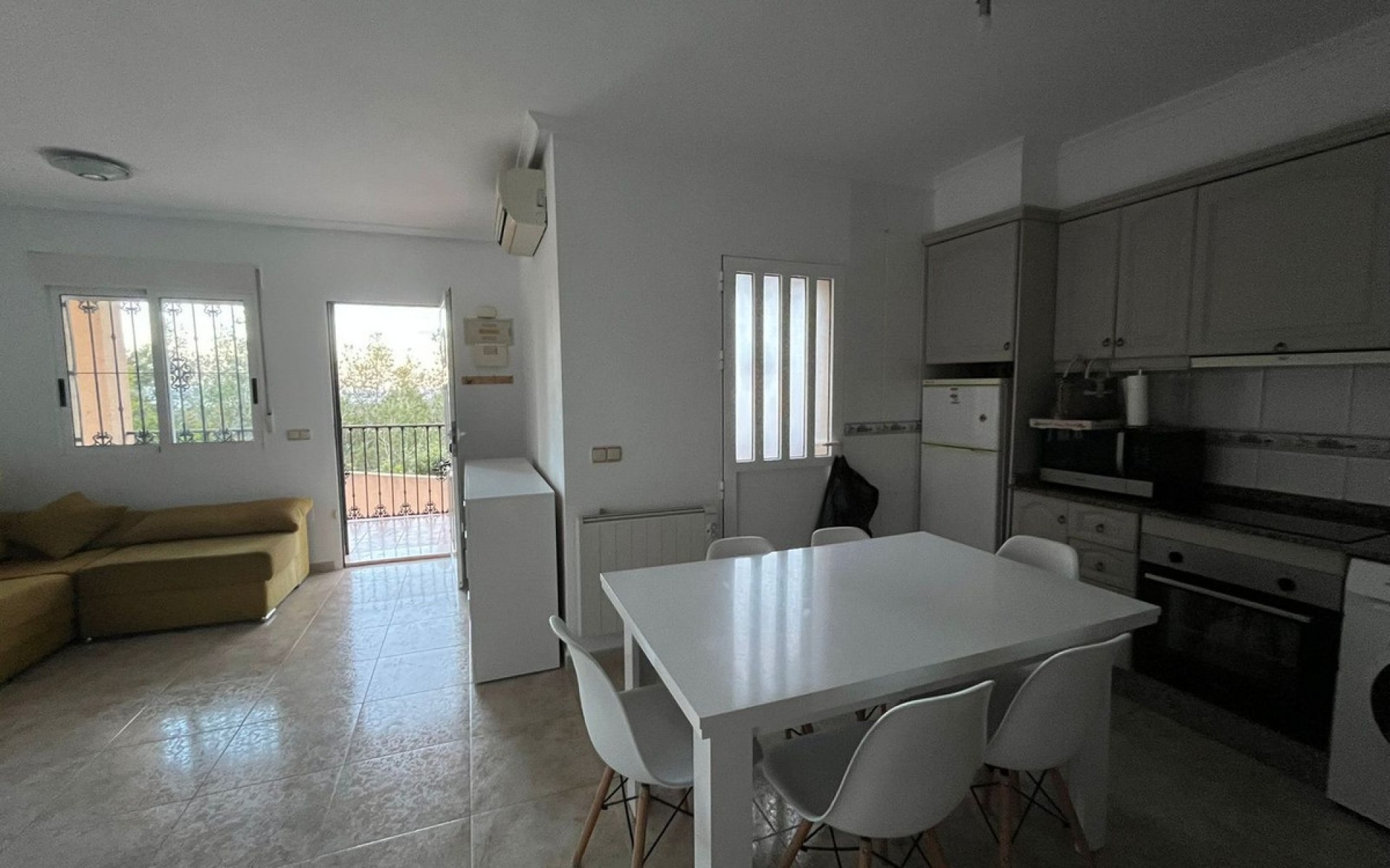 Resale - Townhouse - Villamartin