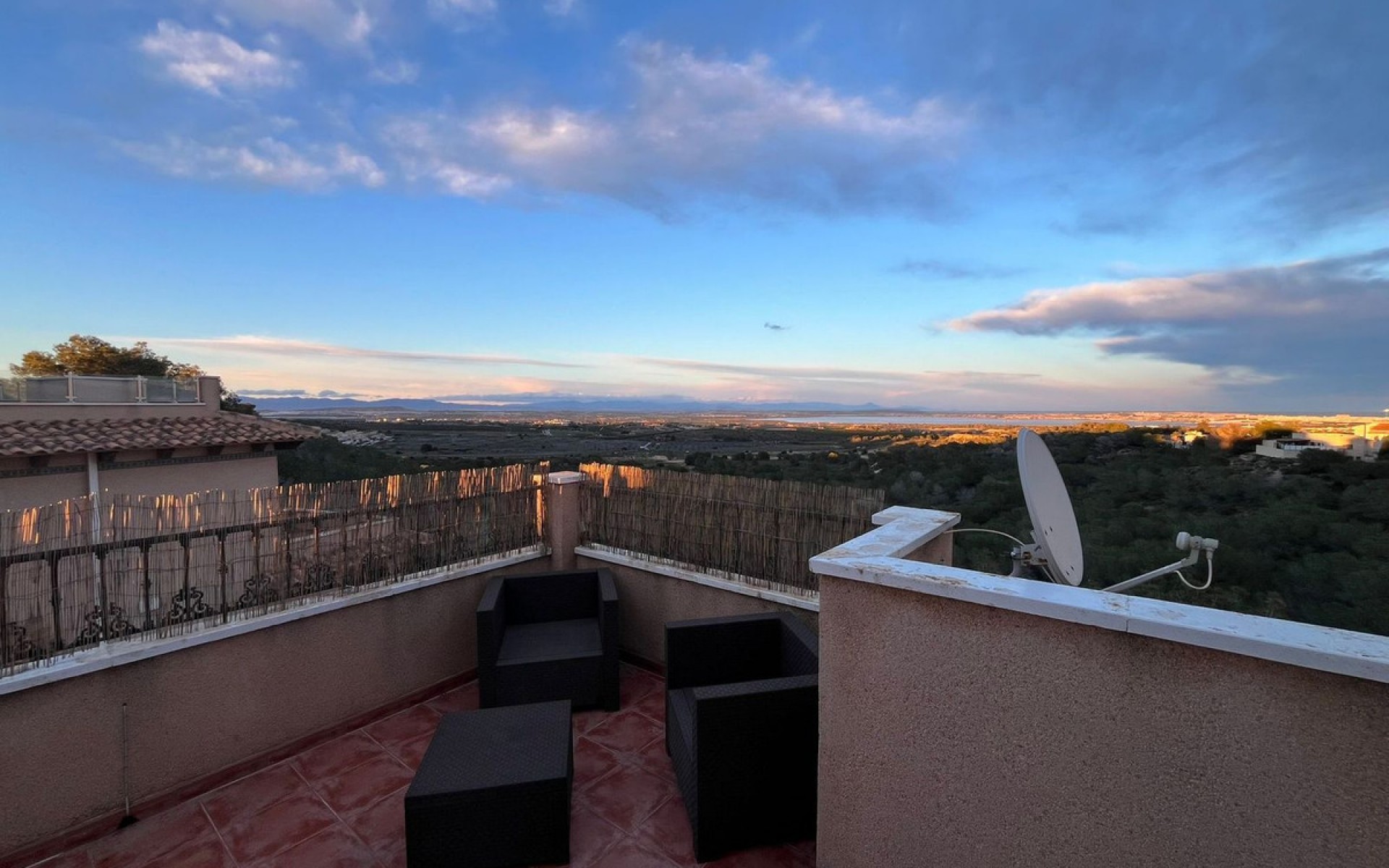 Resale - Townhouse - Villamartin