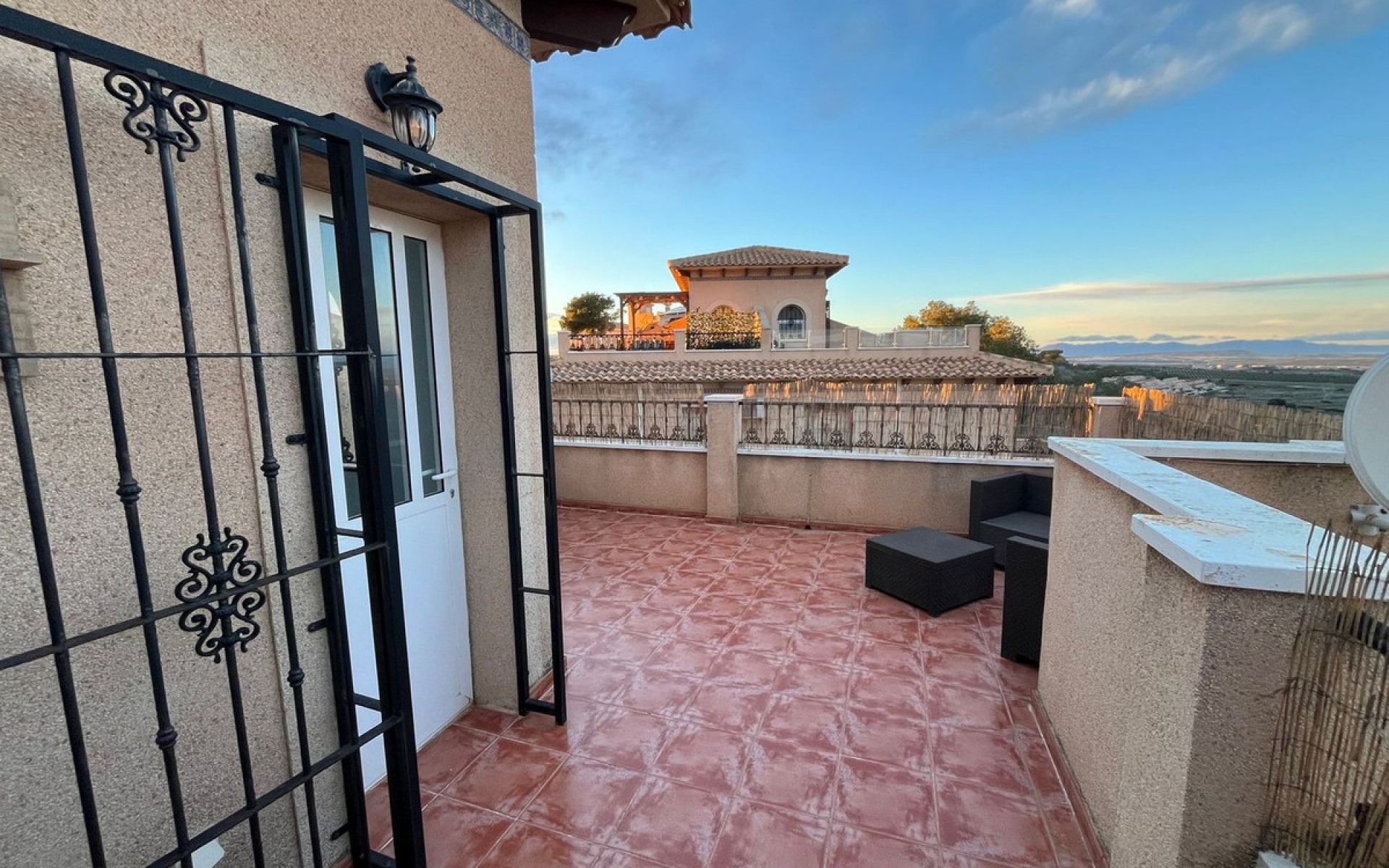 Resale - Townhouse - Villamartin