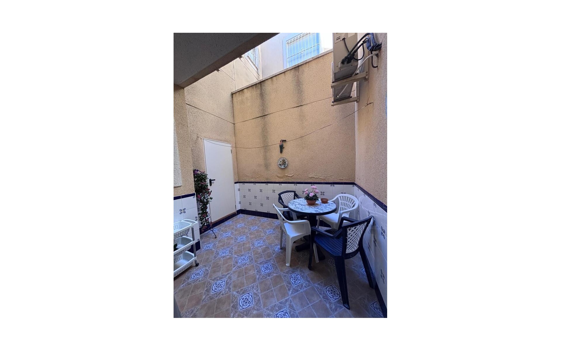 Resale - Townhouse - Villamartin