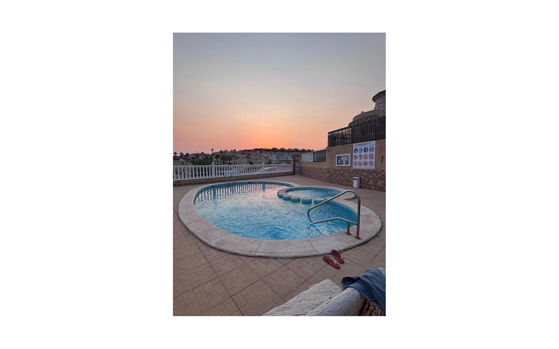 Resale - Townhouse - Villamartin