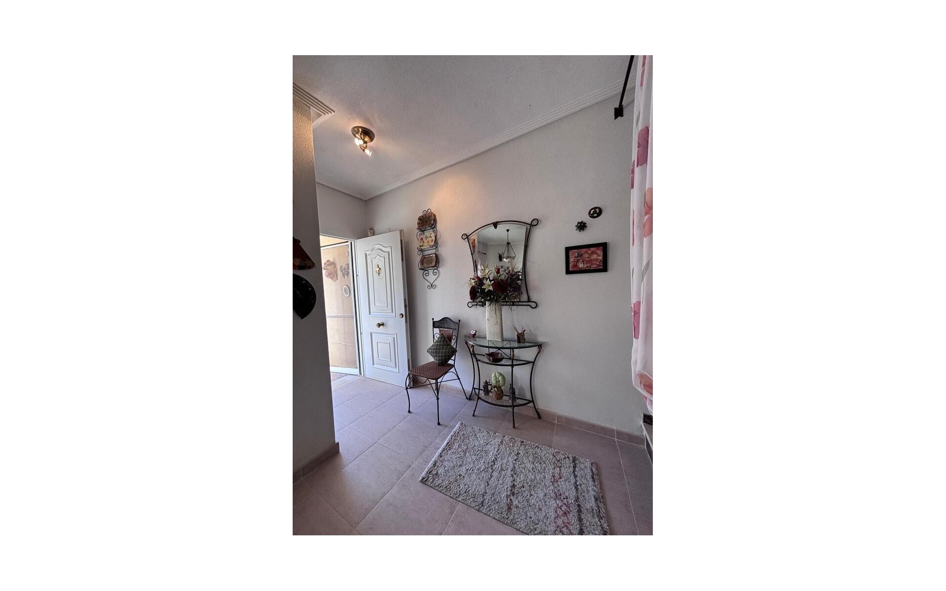 Resale - Townhouse - Villamartin