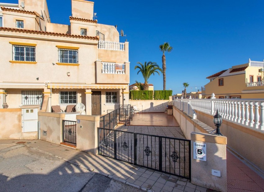 Resale - Townhouse - Villamartin
