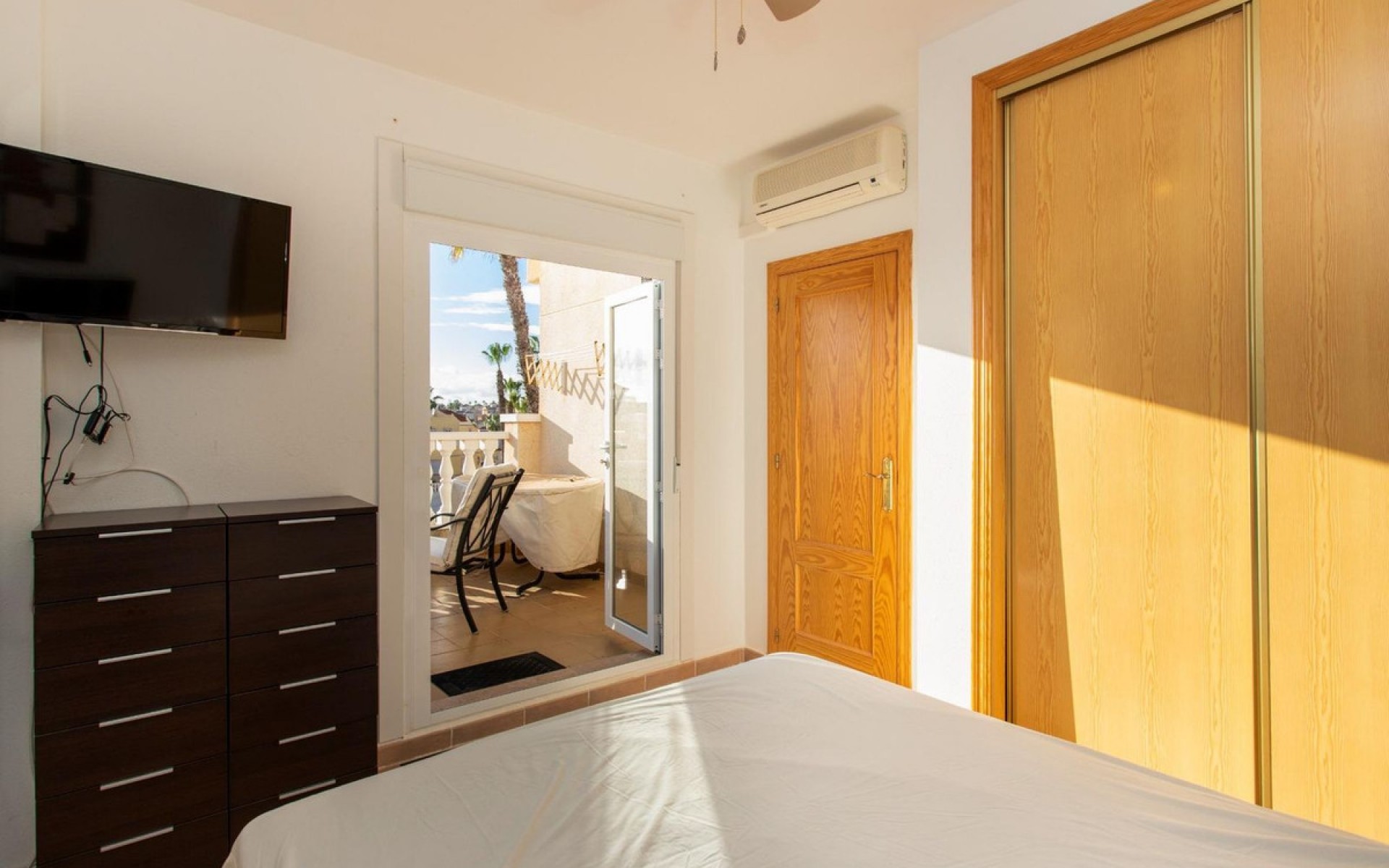 Resale - Townhouse - Villamartin