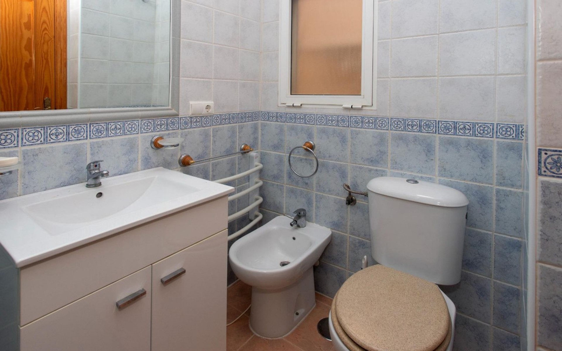 Resale - Townhouse - Villamartin