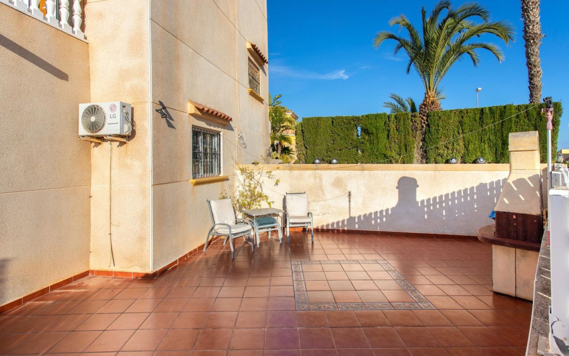 Resale - Townhouse - Villamartin