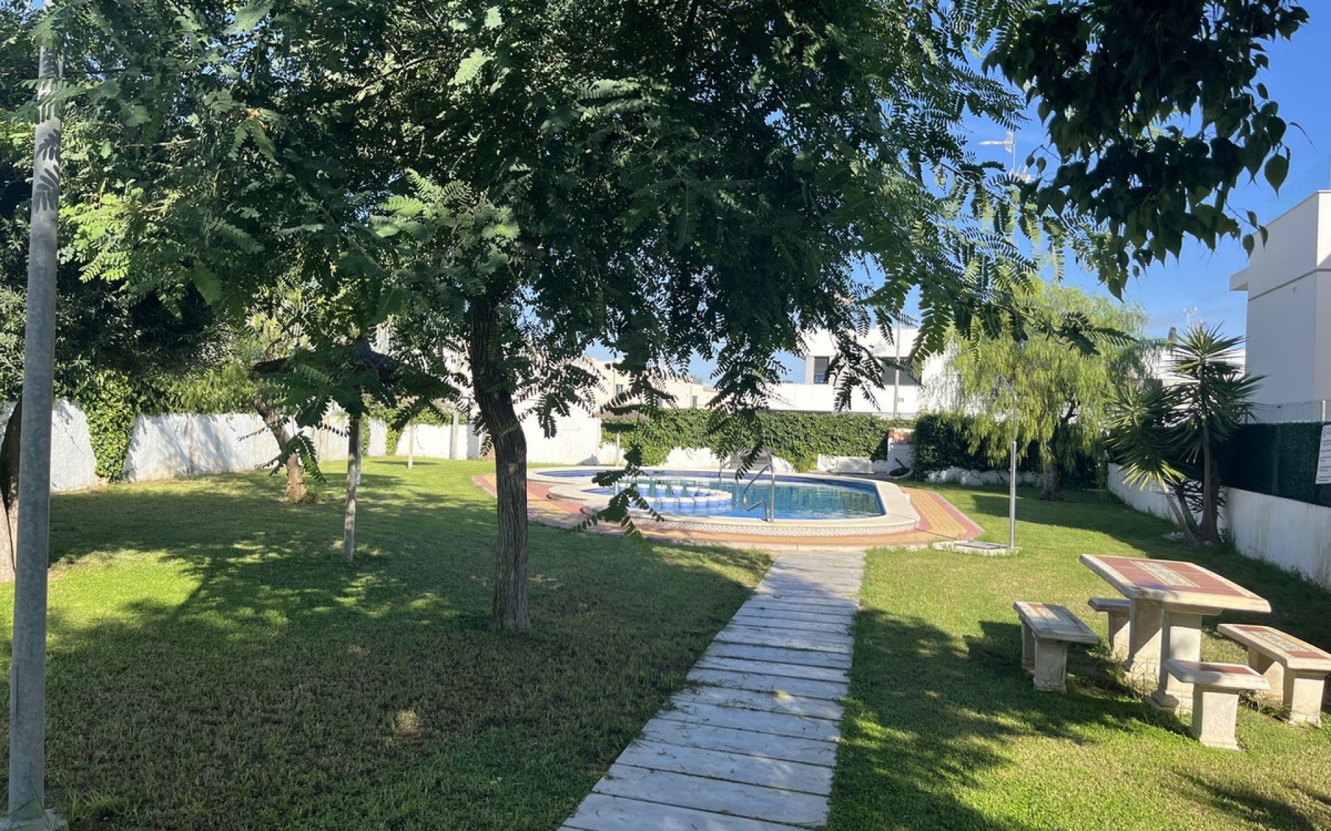 Resale - Townhouse - Villamartin