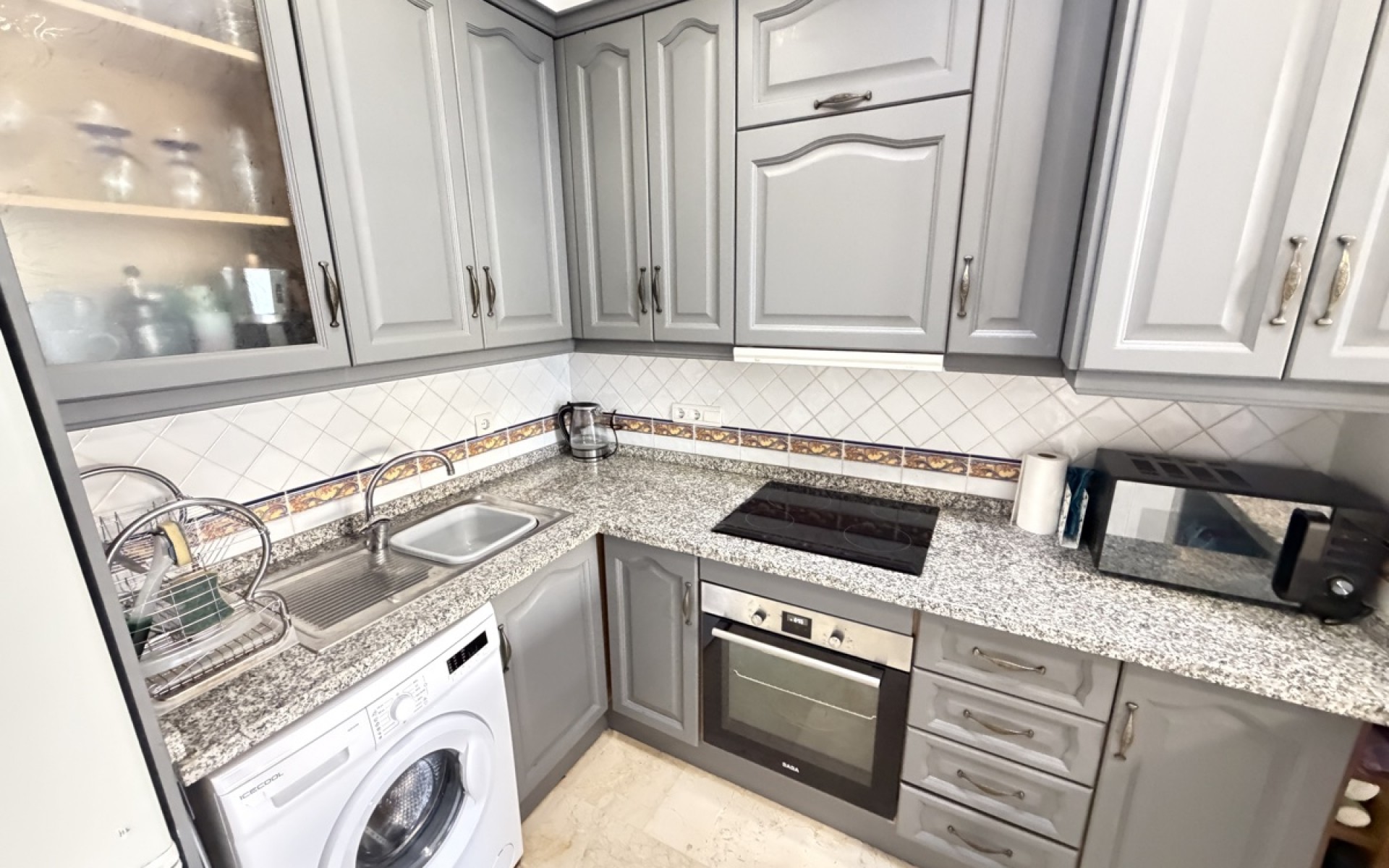 Resale - Townhouse - Villamartin