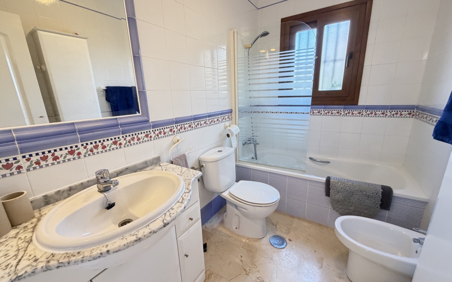 Resale - Townhouse - Villamartin