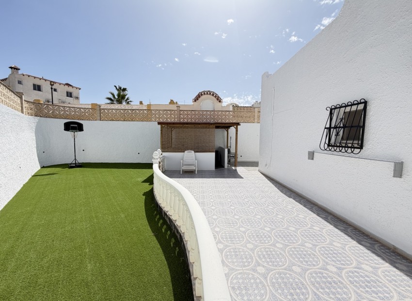 Resale - Townhouse - Villamartin