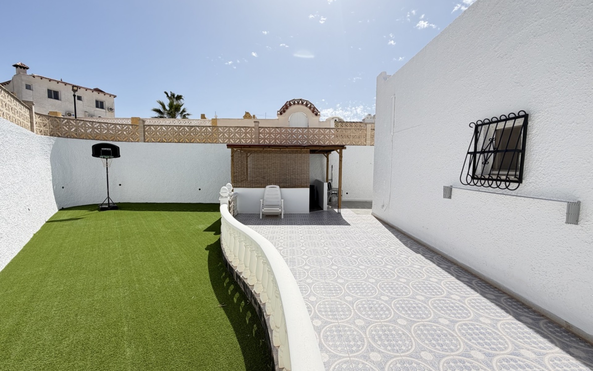Resale - Townhouse - Villamartin