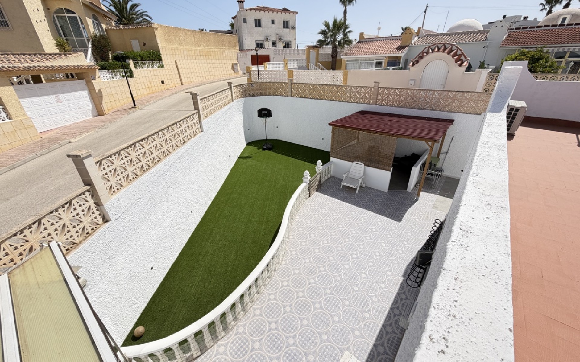 Resale - Townhouse - Villamartin