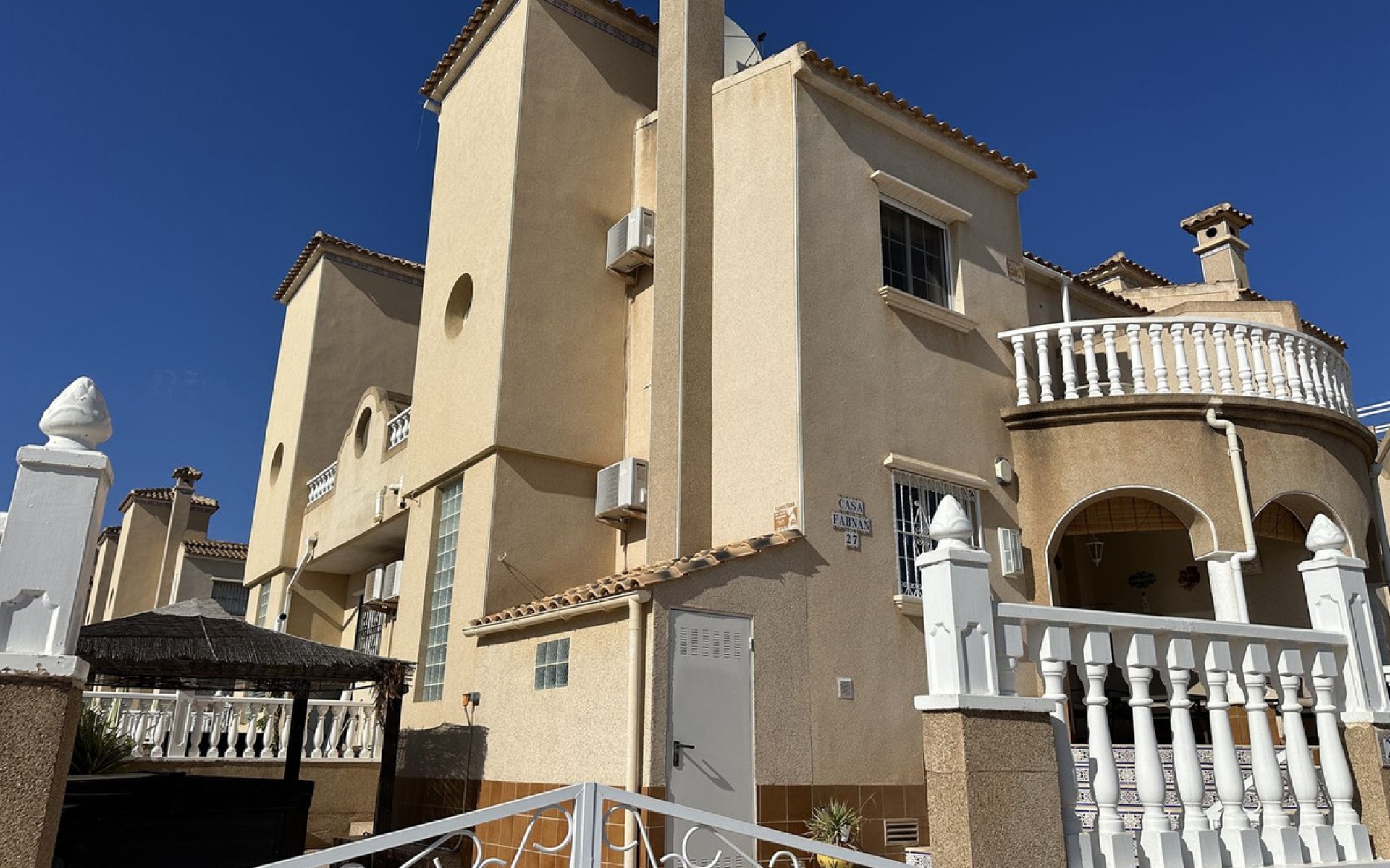 Resale - Townhouse - Villamartin
