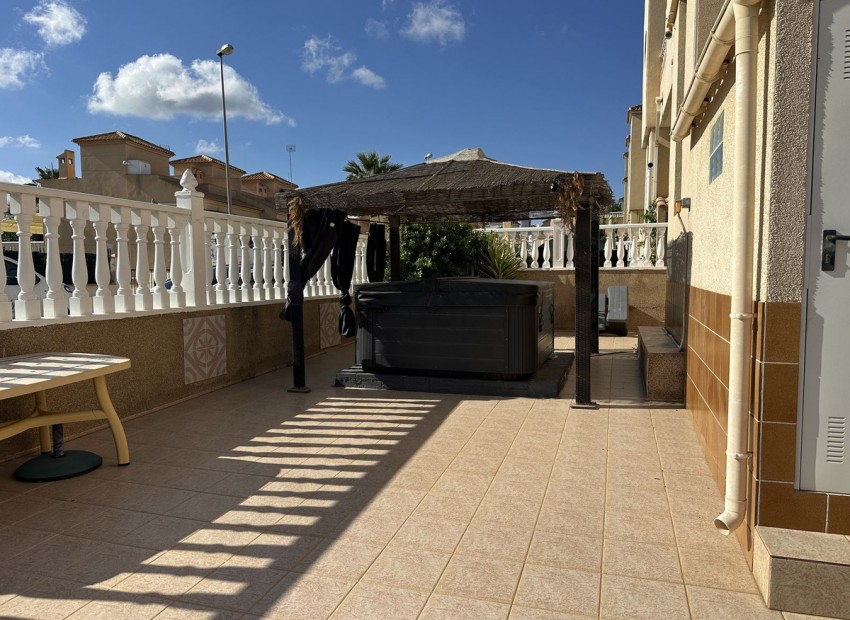 Resale - Townhouse - Villamartin