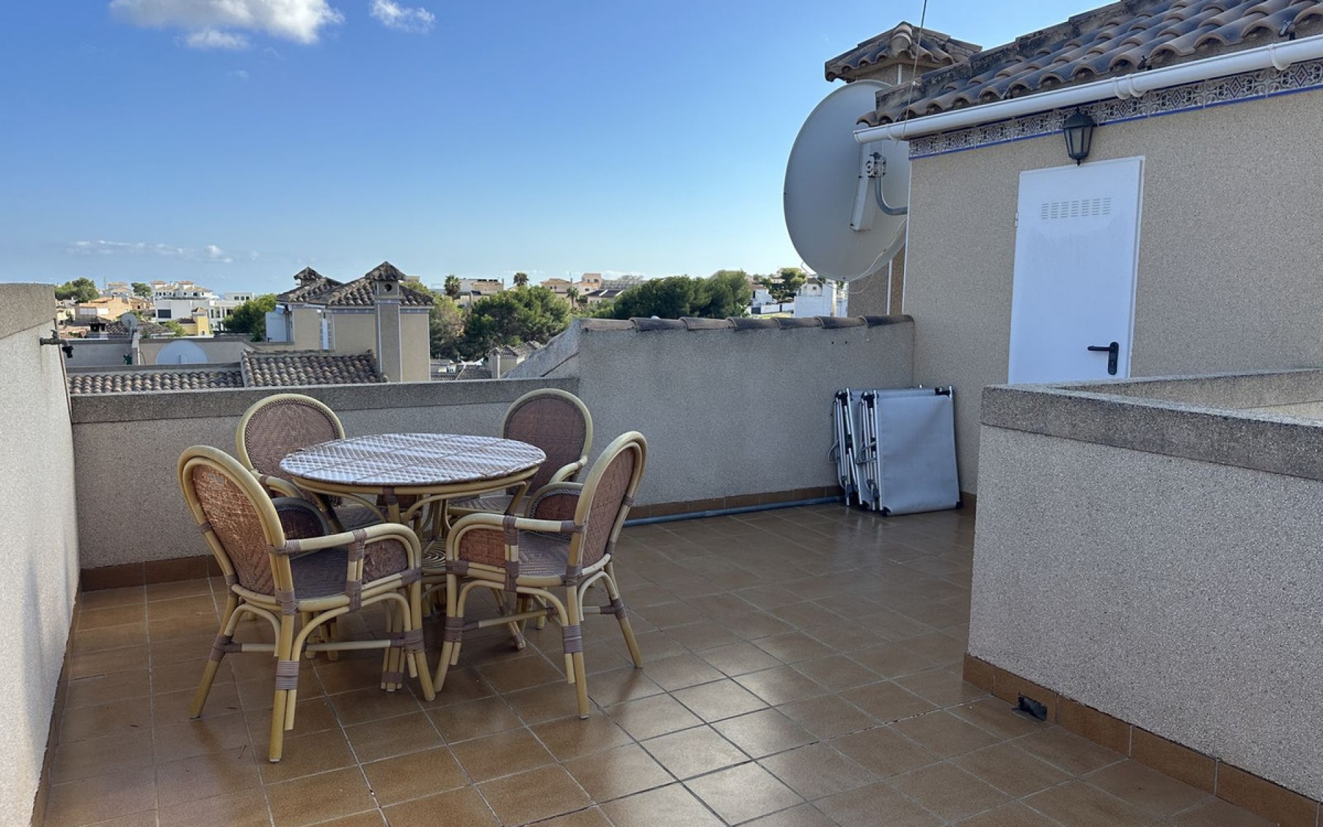 Resale - Townhouse - Villamartin