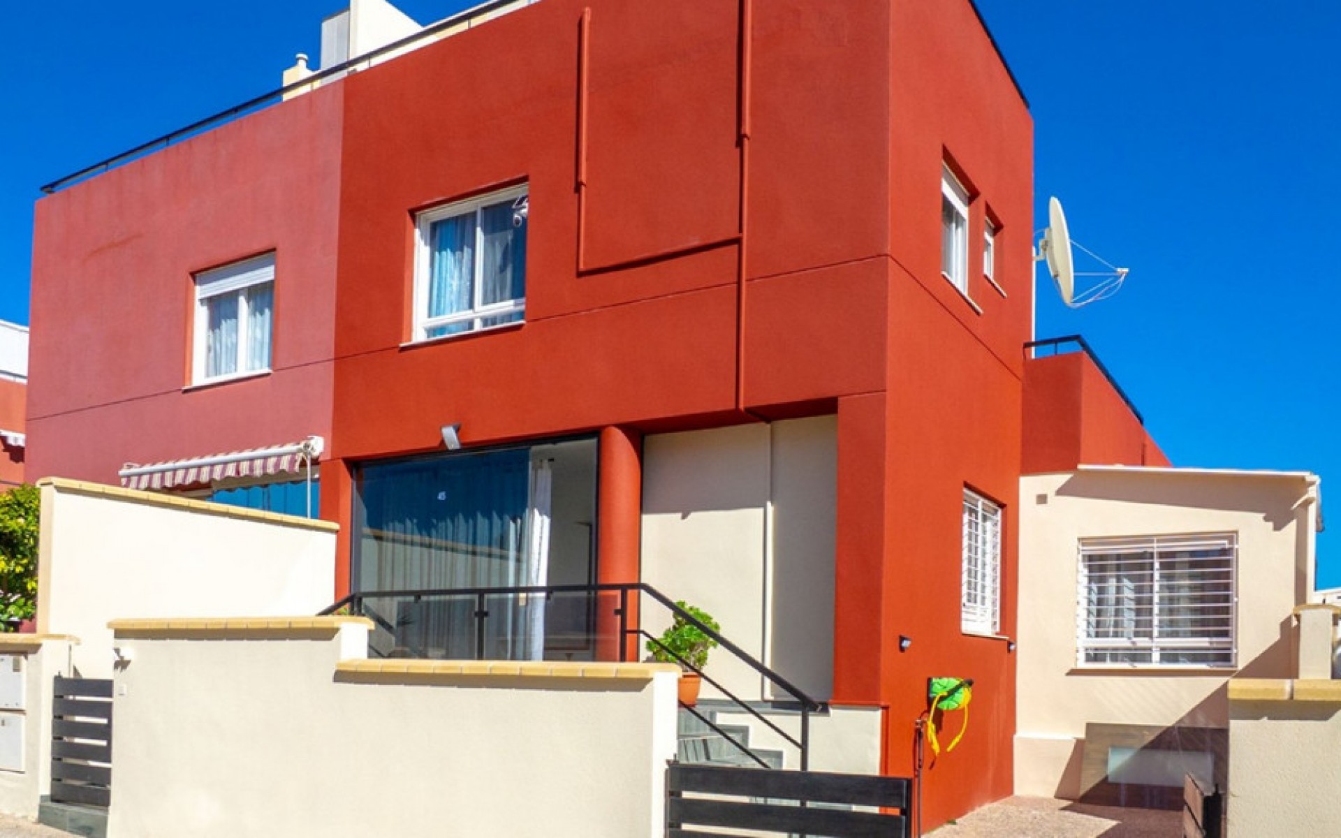 Resale - Townhouse - Villamartin