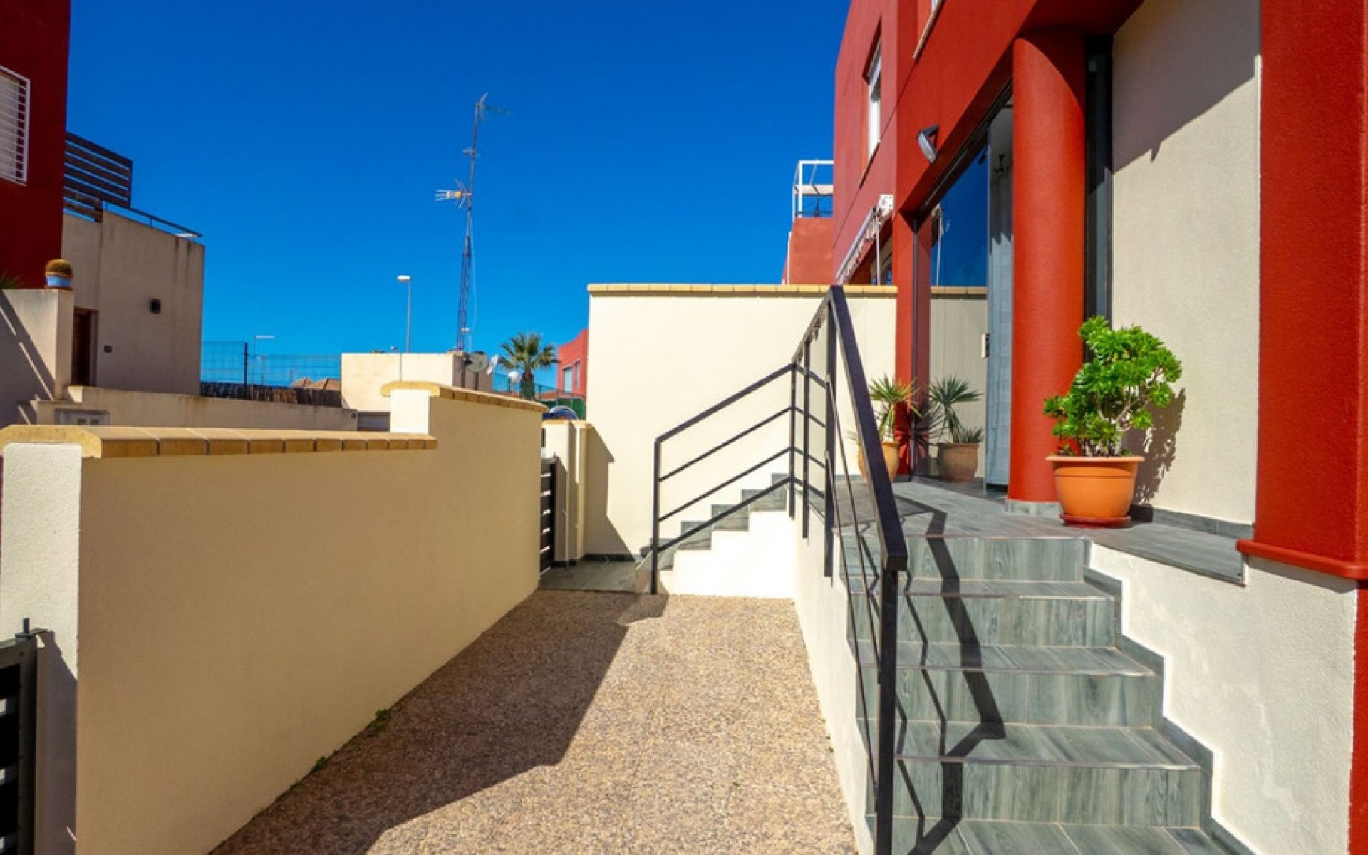 Resale - Townhouse - Villamartin