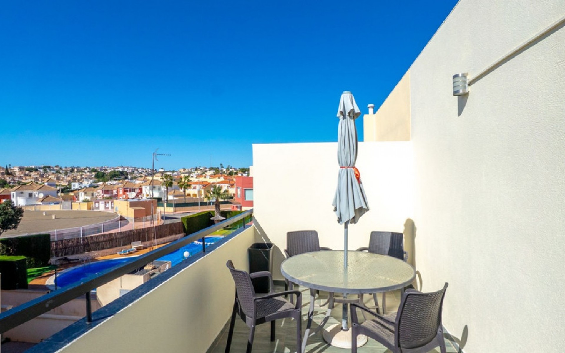 Resale - Townhouse - Villamartin