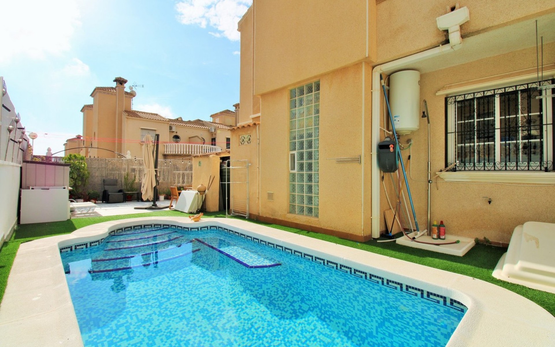 Resale - Townhouse - Villamartin