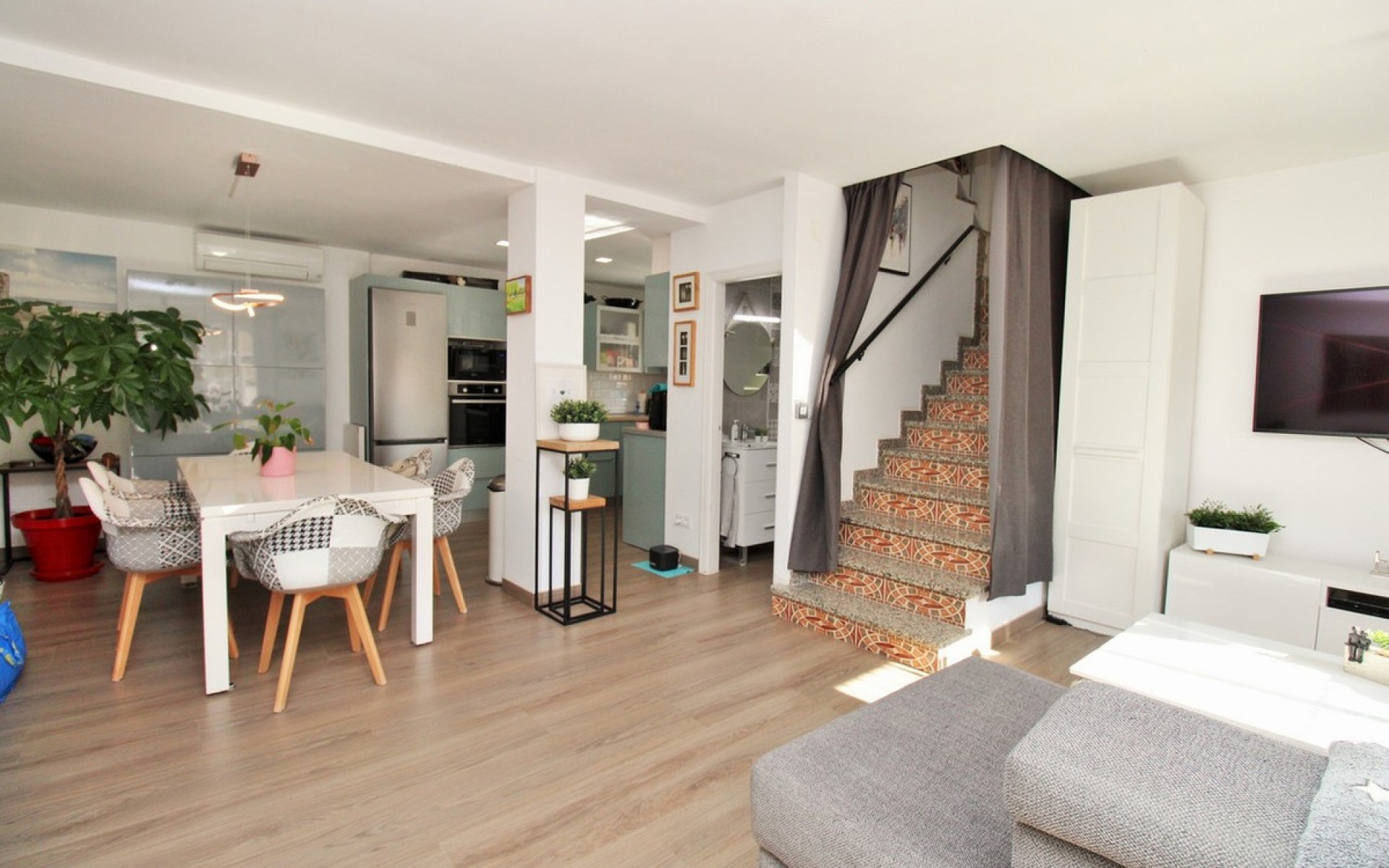 Resale - Townhouse - Villamartin