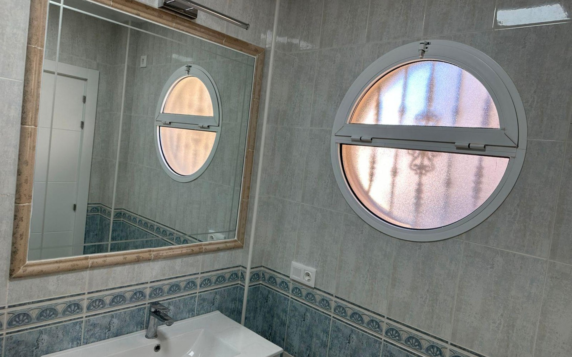 Resale - Townhouse - Villamartin