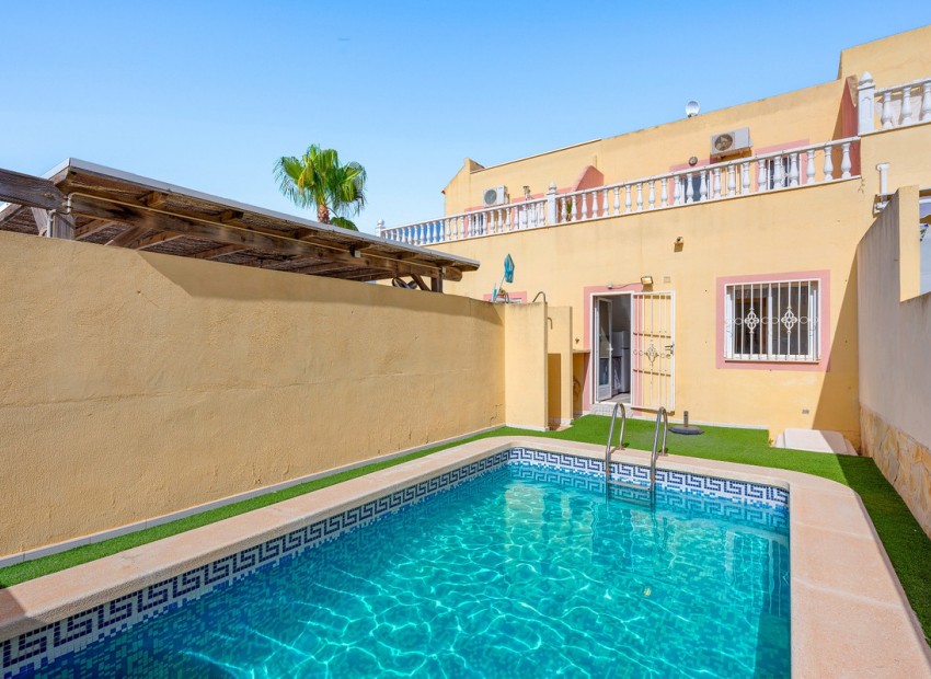 Resale - Townhouse - Villamartin