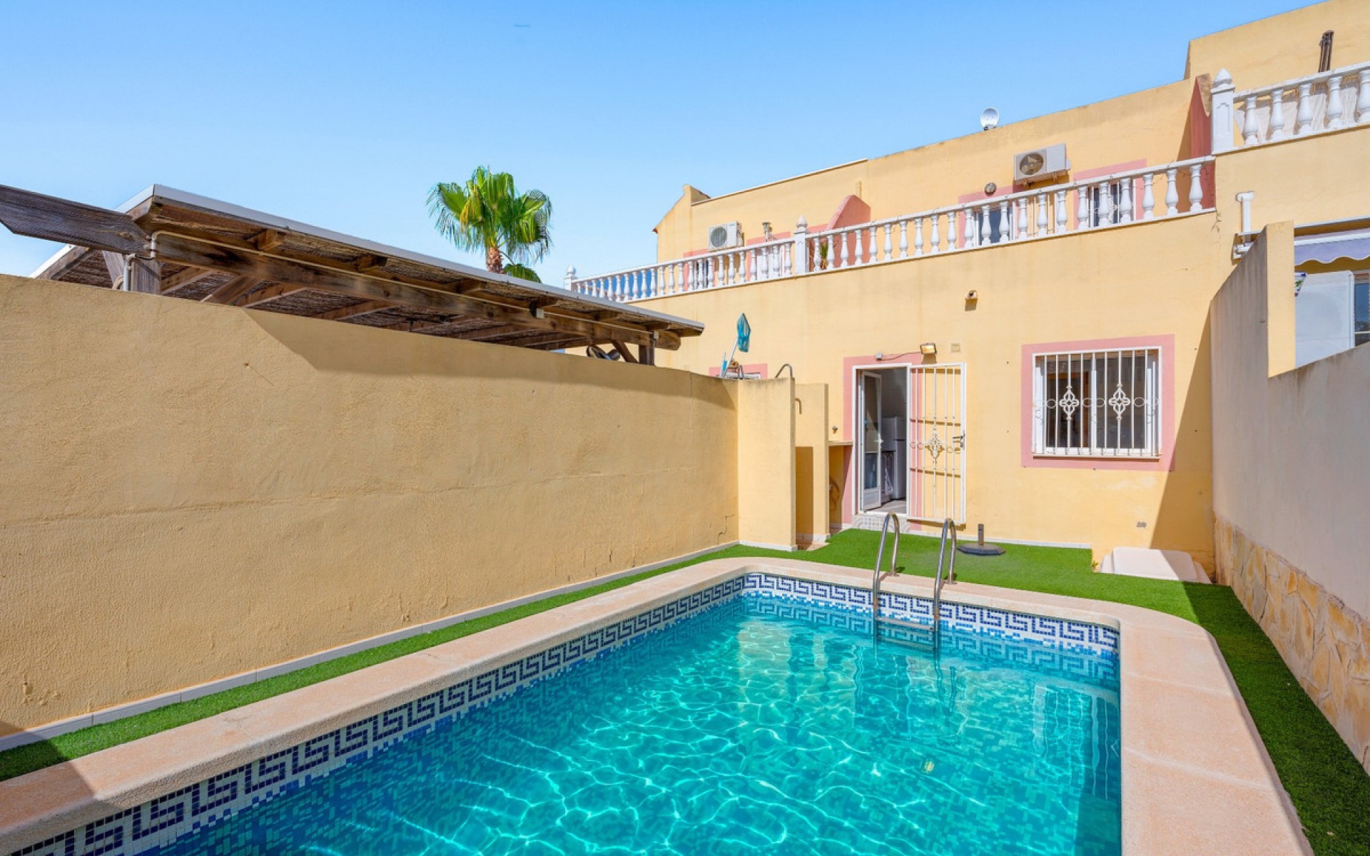 Resale - Townhouse - Villamartin