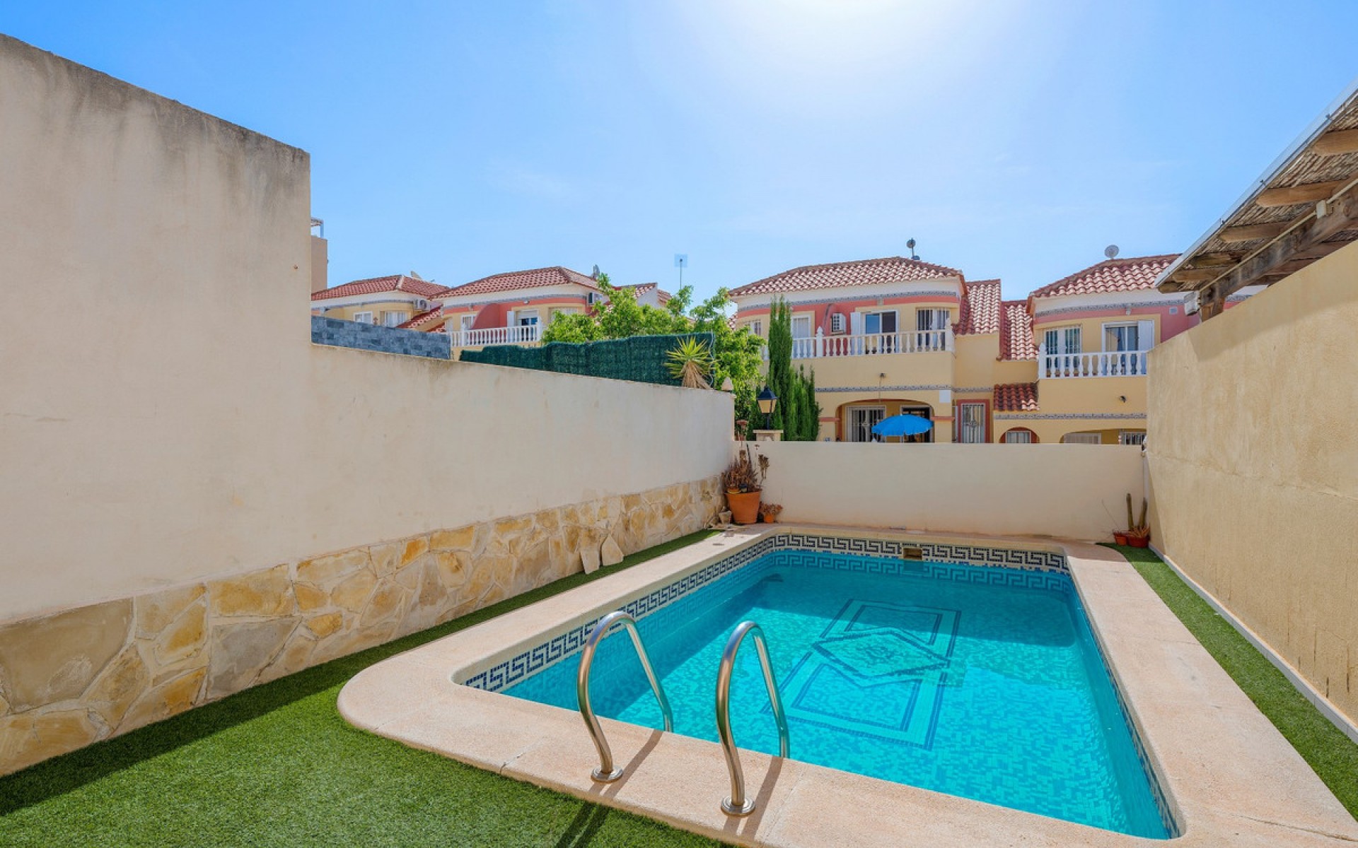 Resale - Townhouse - Villamartin