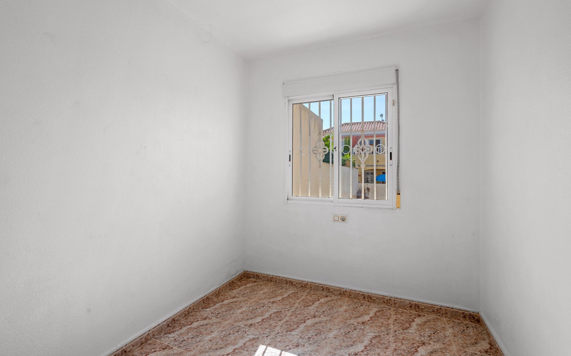Resale - Townhouse - Villamartin