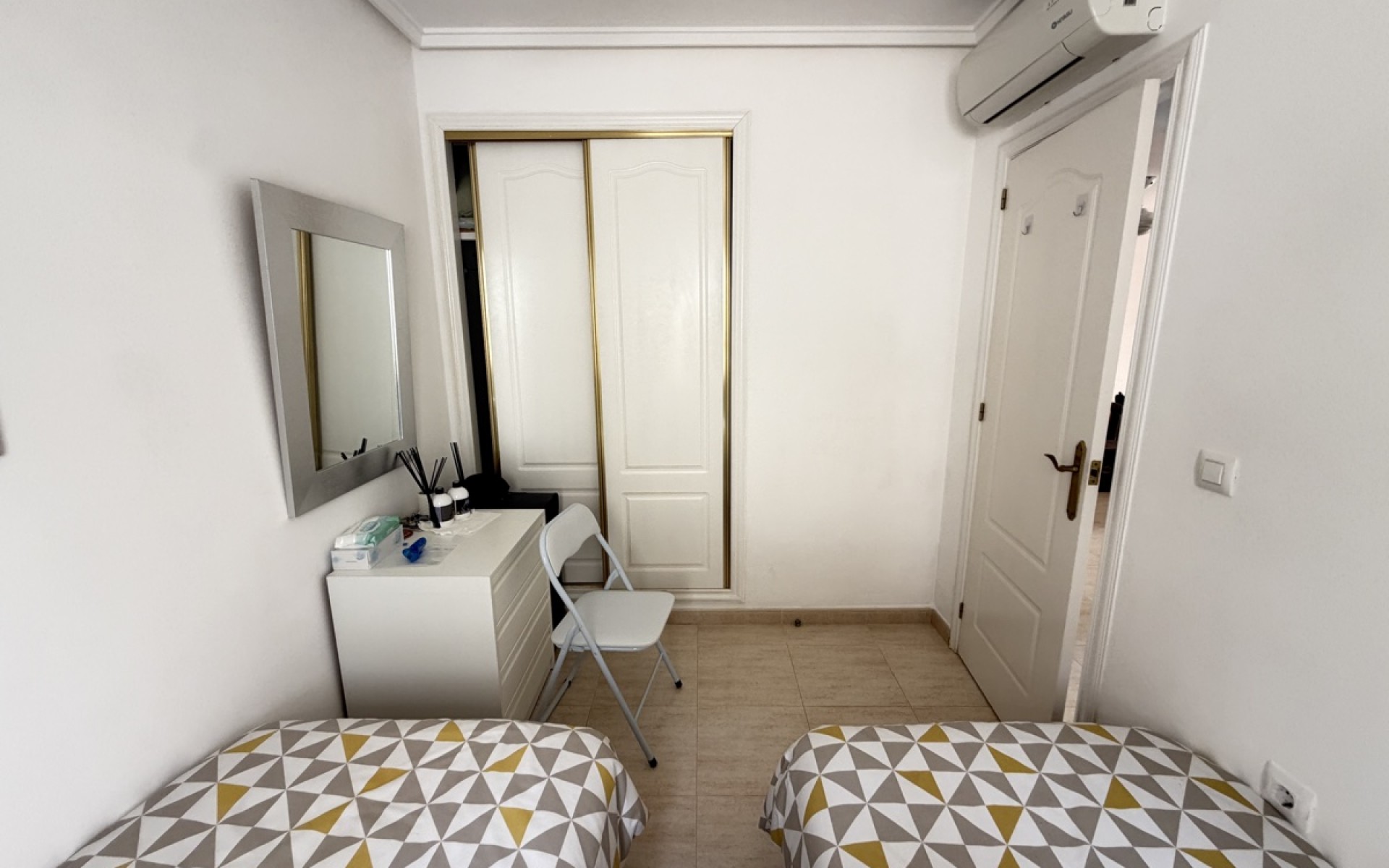 Resale - Townhouse - Villamartin